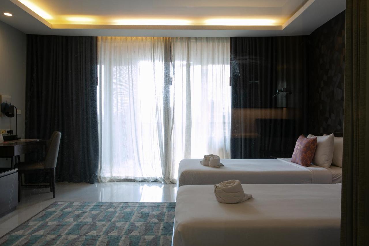 The Silver Palm Wellness Resort Bangkok Exterior photo