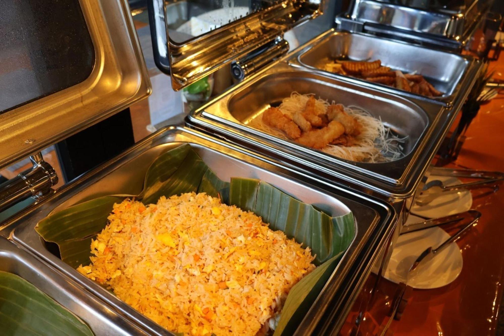 The Silver Palm Wellness Resort Bangkok Exterior photo